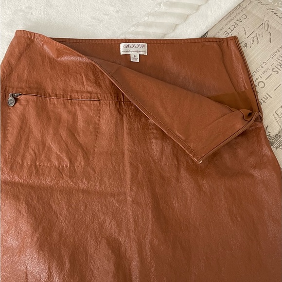 Max Studio Specialty Products M.S.S.P Faux Leather Mini Skirt, Sz 6 - Picture 8 of 9